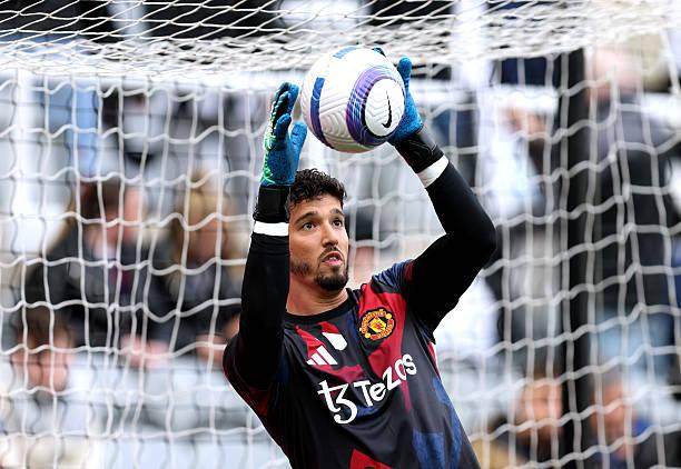 app下载-【英超】巴恩斯双响托纳利破门，纽卡4比1大胜曼联！